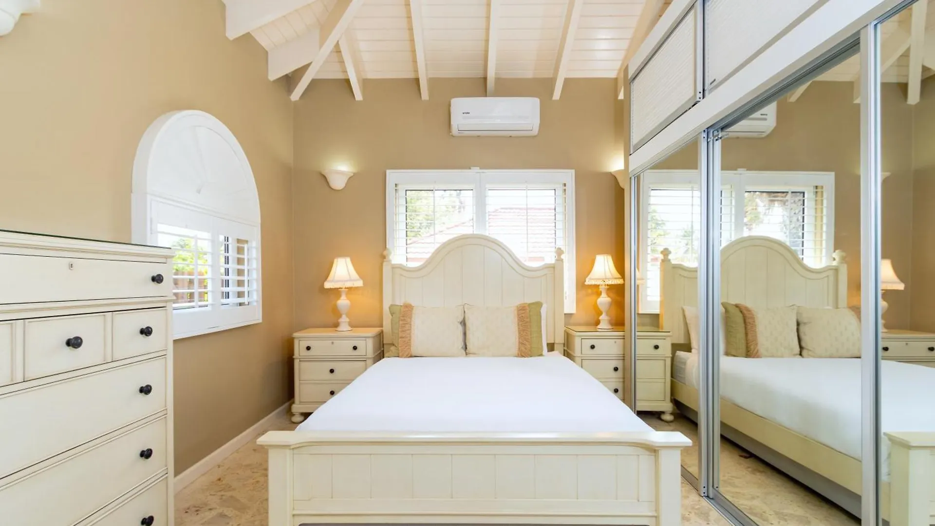 Вилла Gorgeous Mansion Private Pool Outdoor Kitchen Ноорд
